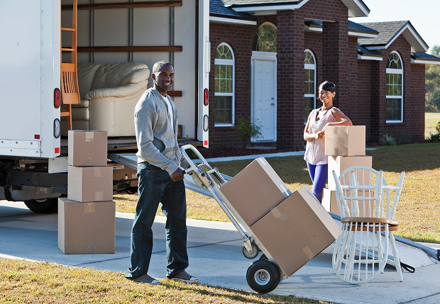 People moving into new home